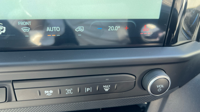 Ford Transit Custom 320 L1 Diesel Fwd 2.0 EcoBlue 136ps H1 Van Limited - Image 27